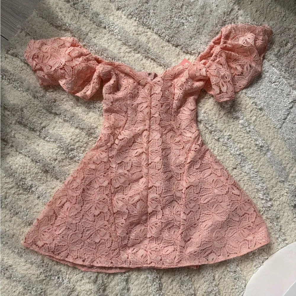Blush Lace Sweetheart Mini Dress đ¸ - Picture 3 of 9